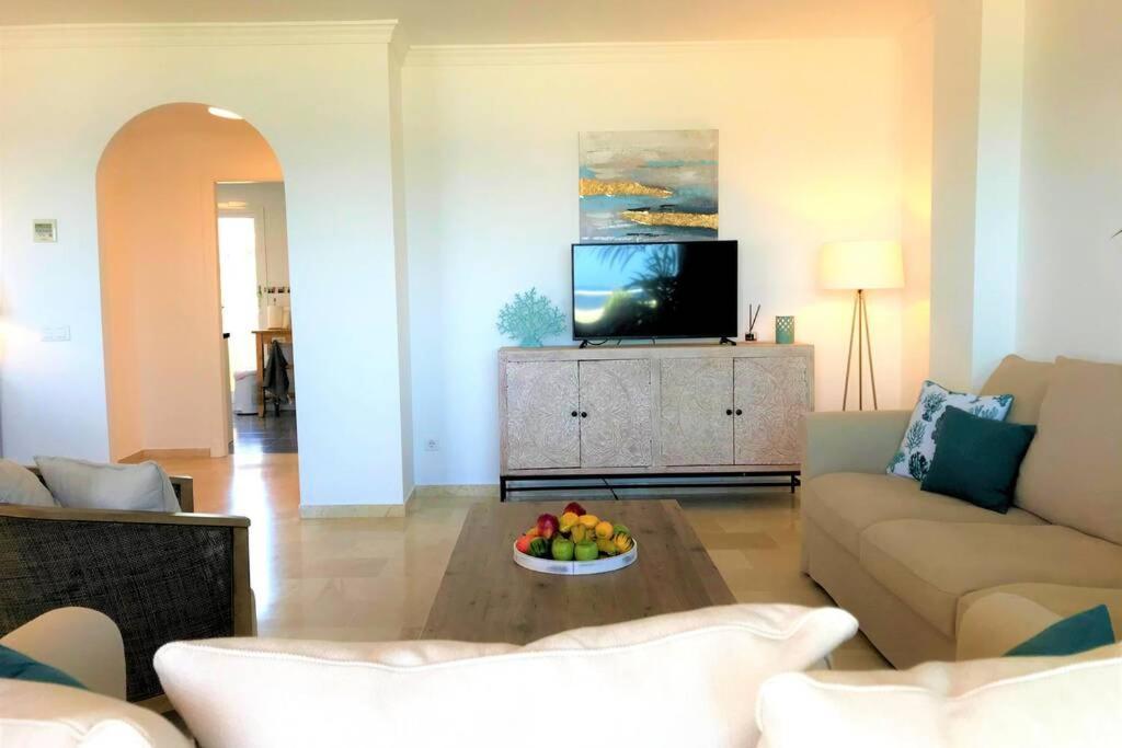 Penthouse Bermuda Beach 2 إِستيبونا المظهر الخارجي الصورة